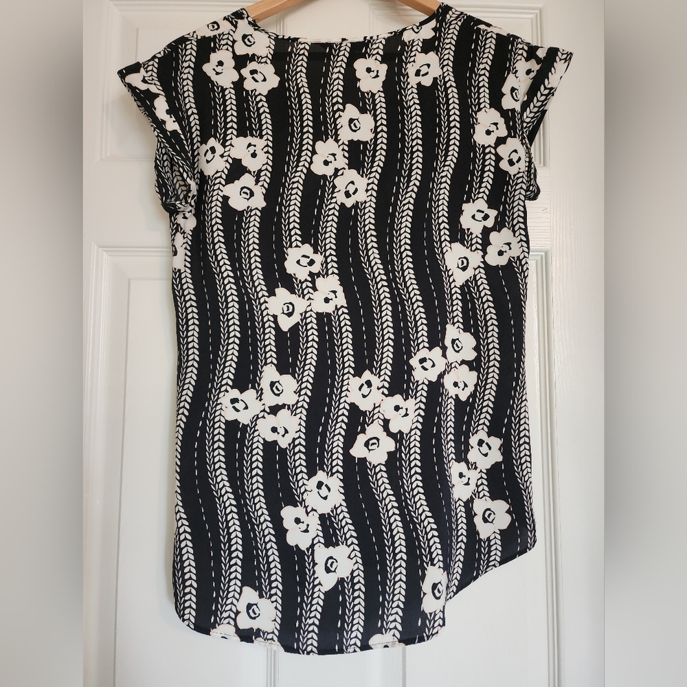 Express Floral Top - Picture 4 of 4